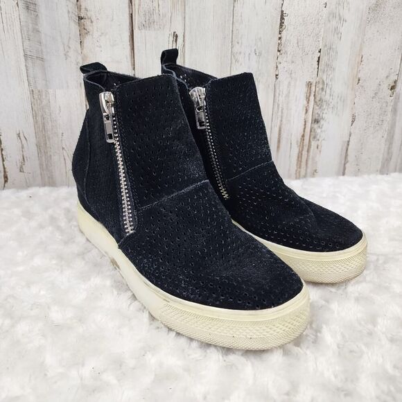 Steve Madden Wedgie Suede Black Booties Size 8 - Picture 1 of 9